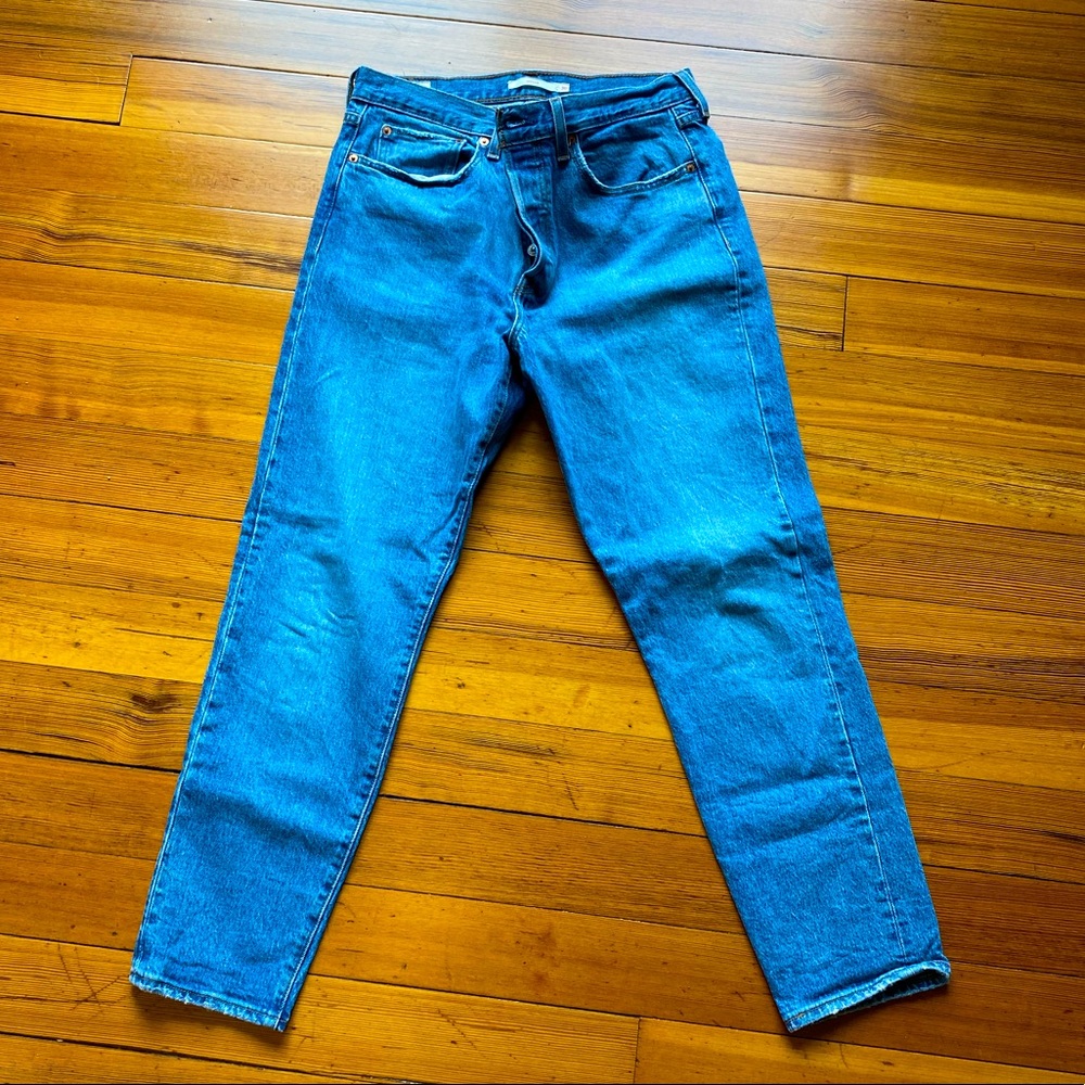 Levi’s wedgie jeans